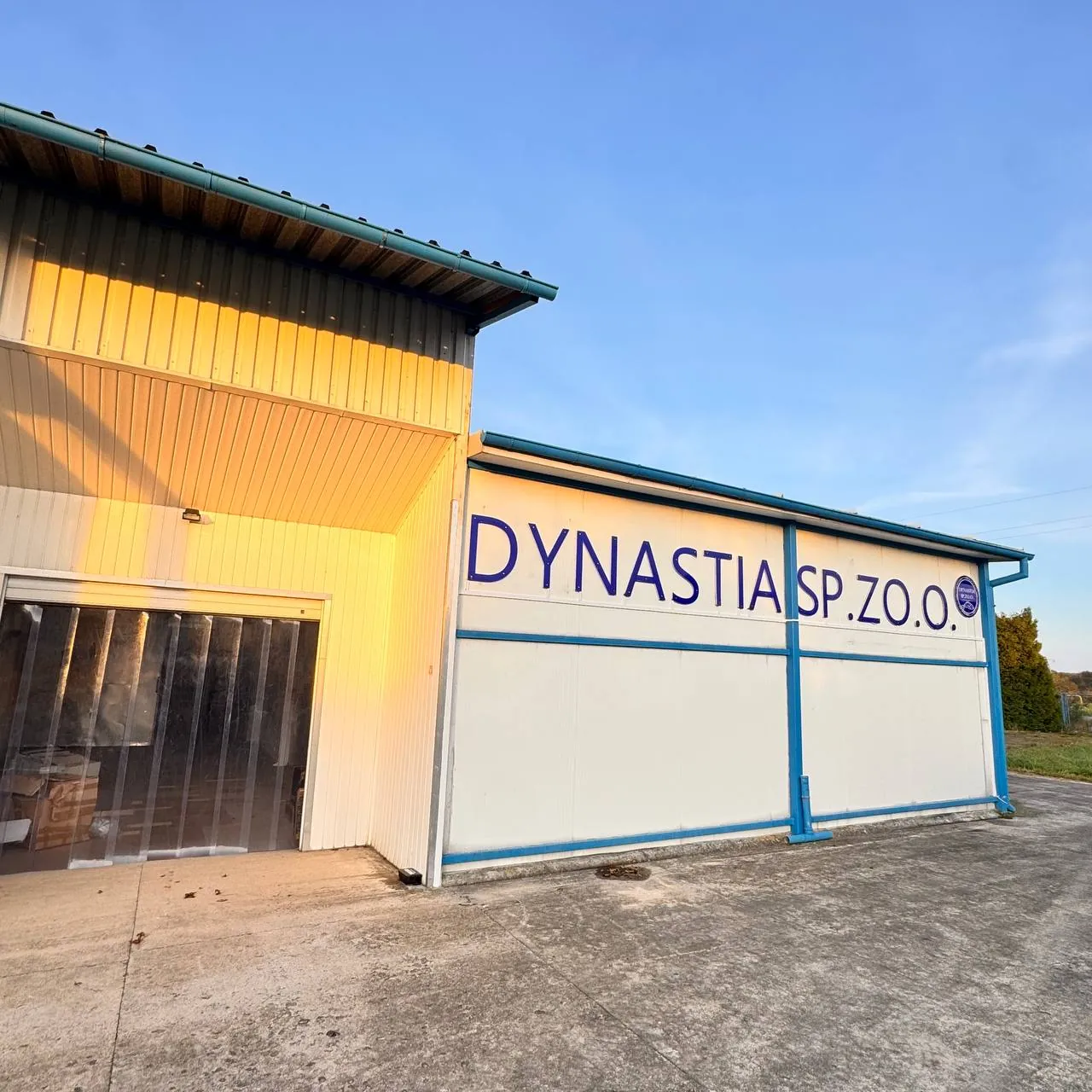 Фасад производственной площадки DYNASTIA Sp. z o.o. в Польше